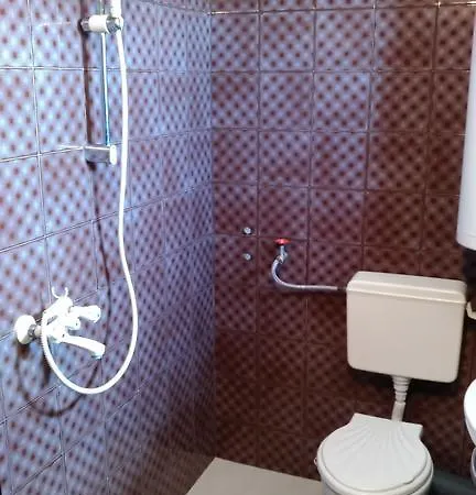 червената къща Кошарица