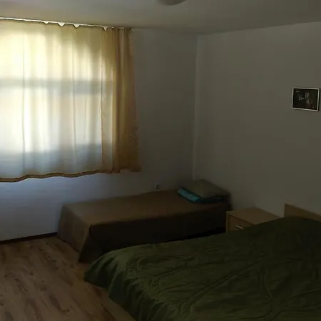 червената къща