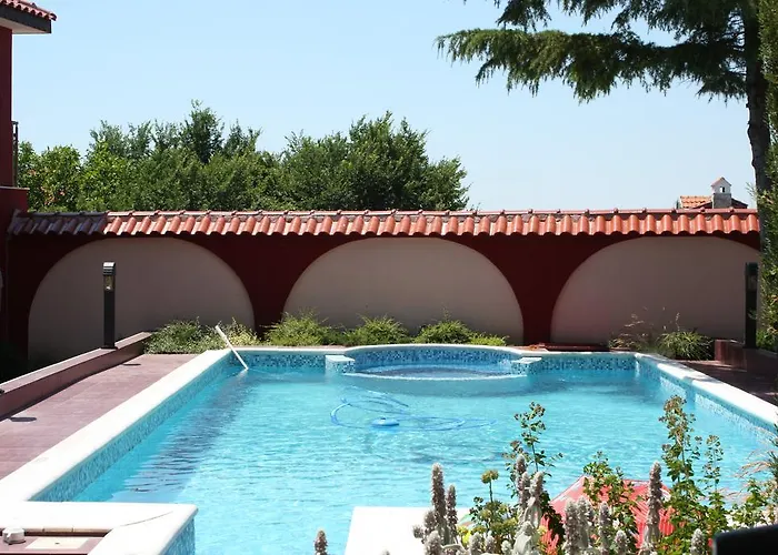 Pensjonat The Red House Koszarica